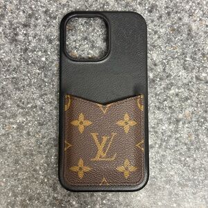Louis Vuitton iPhone 16 Pro Max Bumper Pallas Leather Phone Case Black M12538
